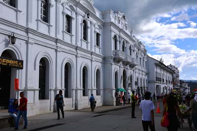 facade coloniale colombie